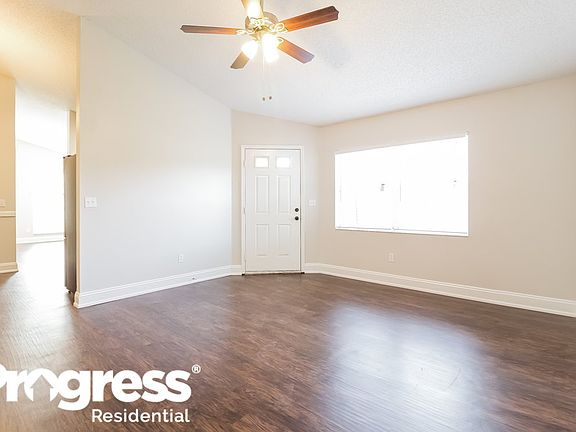 3rd image of 11125 Cypress Leaf Dr