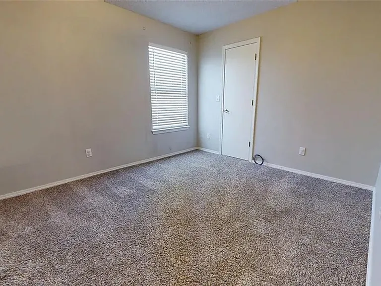 8902 N 149 E — Photo 12