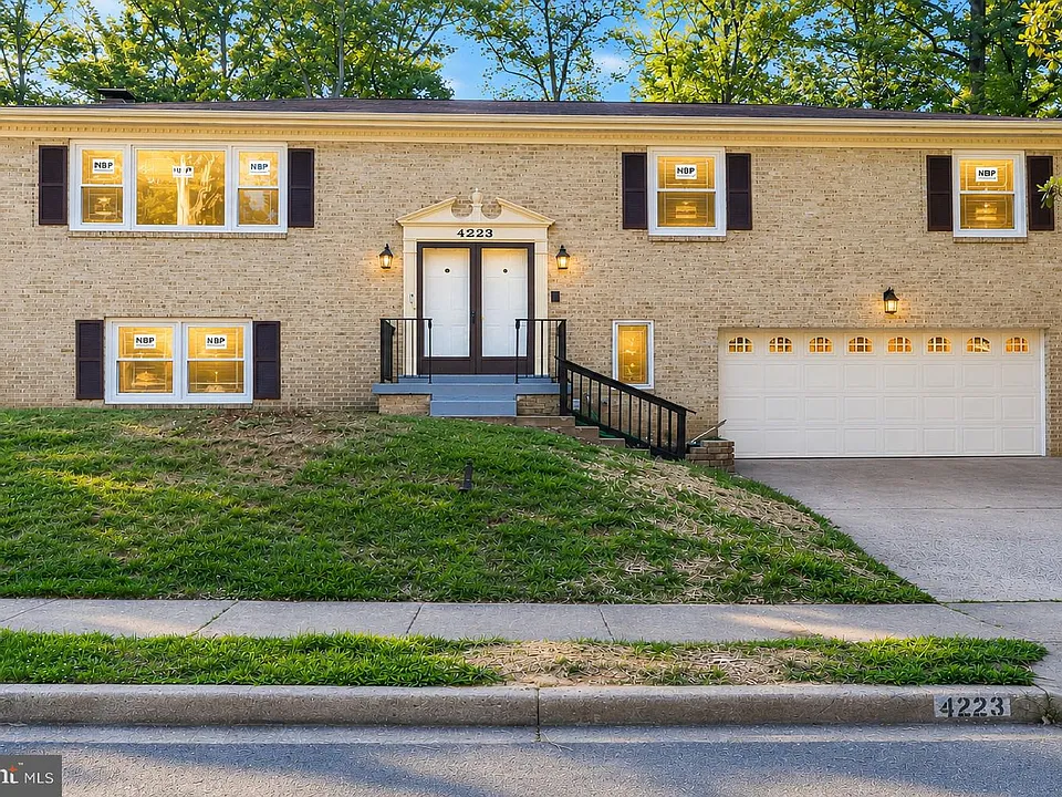 4223 Avon Dr