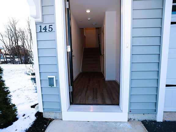 3rd image of 145 Copperleaf Dr