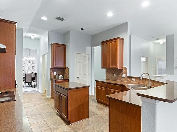 3rd image of 11269 Mansfield Dr
