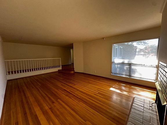 4th image of 4642 Catalina Dr