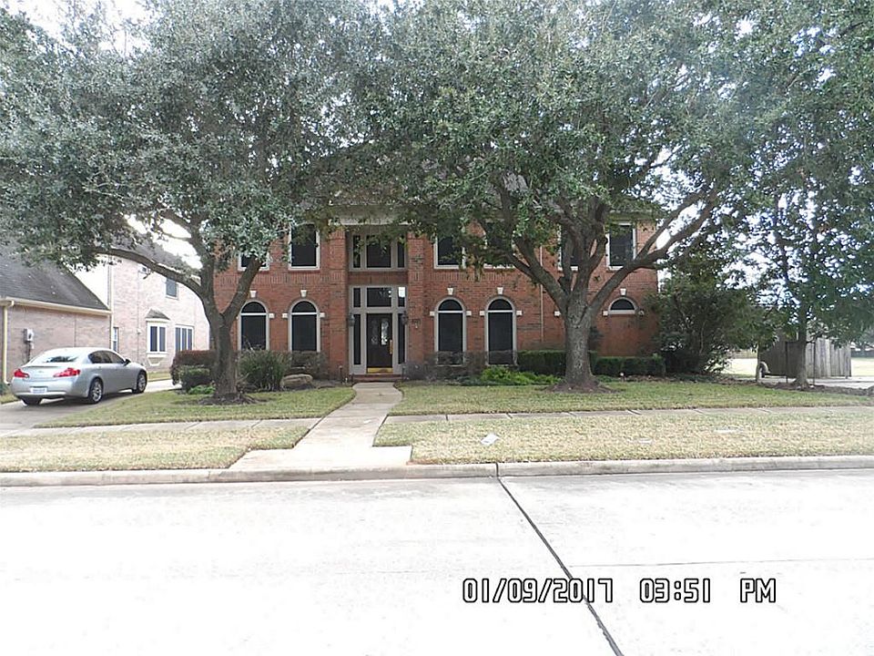 1st image of 1906 Lakefront Dr