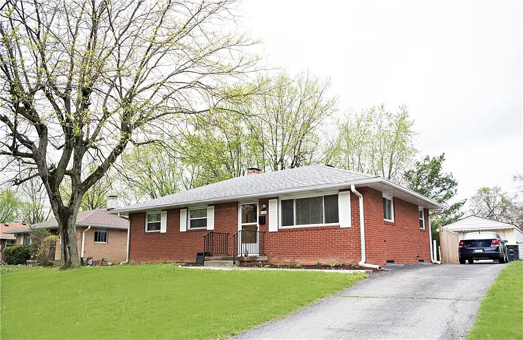 2340 Mann Dr photo 1