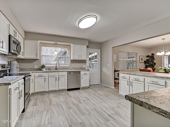 3rd image of 7044 San Sabastian Ave