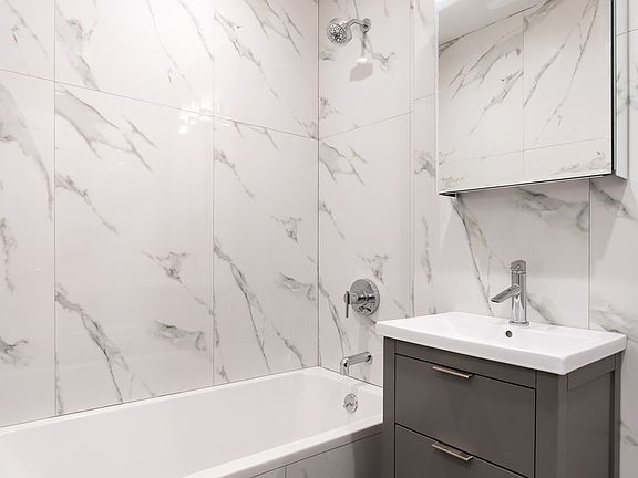 4th image of 421 W 21st St #34F