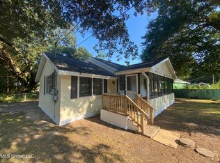 6908 Barnes Rd, Moss Point, MS 39563