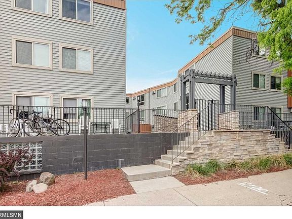 3rd image of 3540 Hennepin Ave APT 212