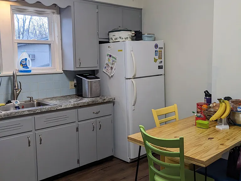 492 Crouse St — Photo 5