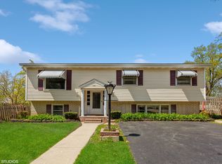 134 S Park St, Westmont, IL