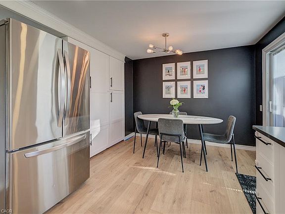 5th image of 1012 Vanier Ave #A