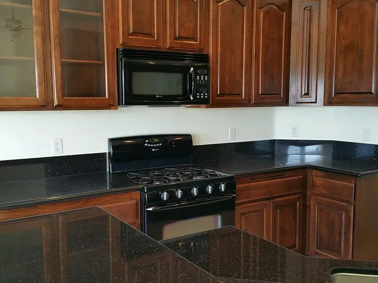 Harbor Dr — Photo 25