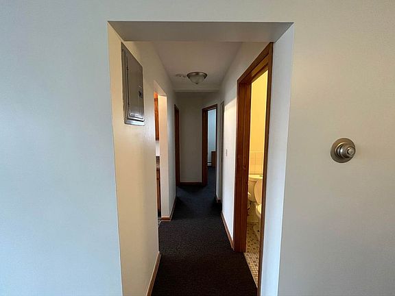 4th image of 1310 Maryland Ave E APT 14