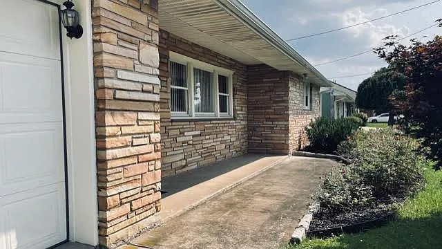 3 bed, 1435 sqft, $3,200 — Photo 3