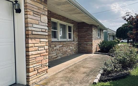 3rd image of 9625 Birwood St