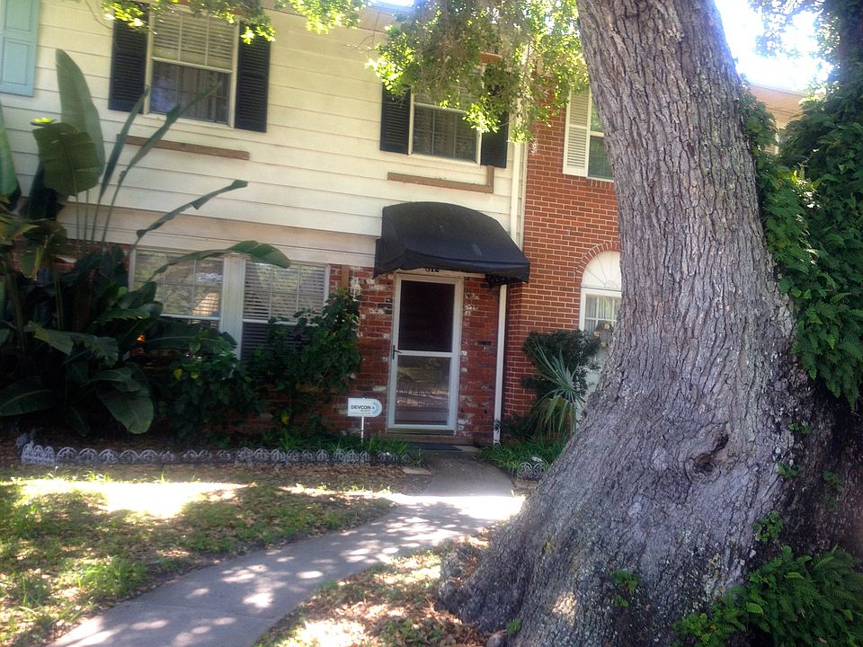 Perfect location, 1 block from the beach