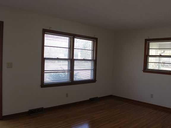 2nd image of 426 Potomac Dr