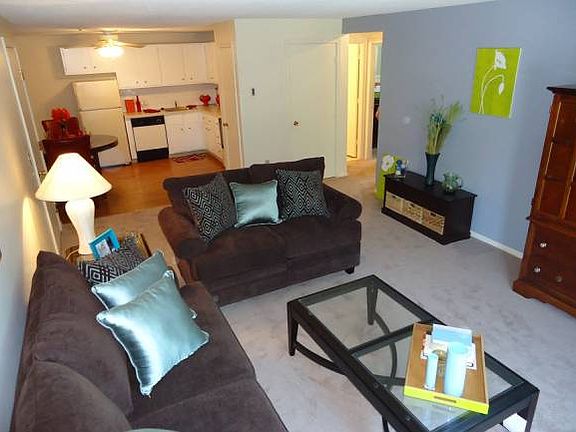 3rd image of 99 Powers St APT 140