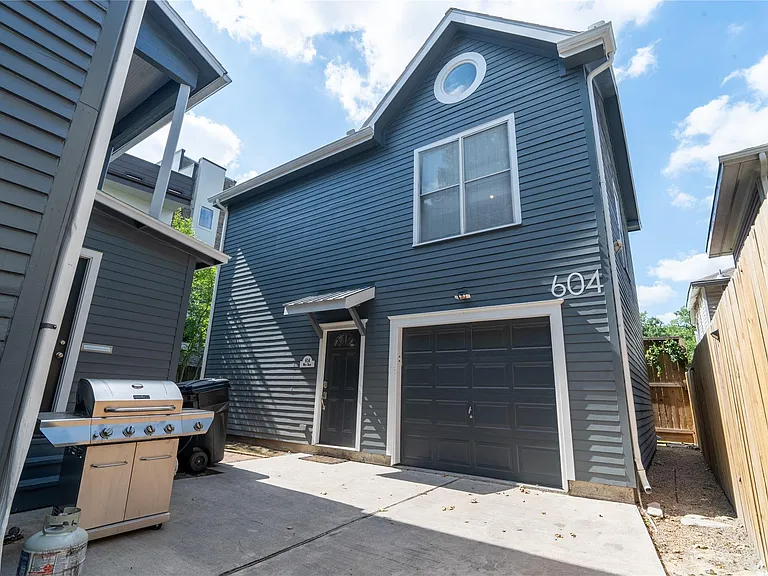 604 W Drew St — Photo 2