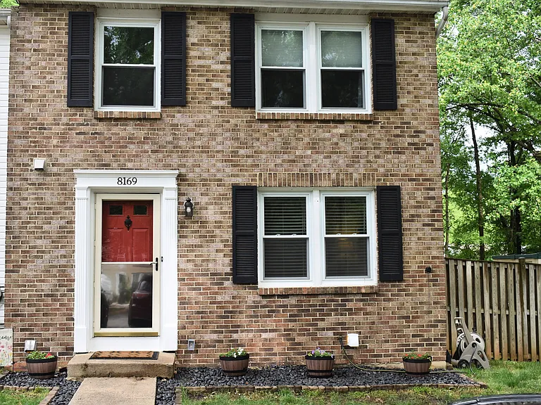 8169 Dark Den Cir — Photo 1