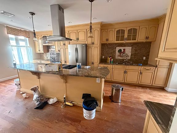 5th image of 145 Elm St #2