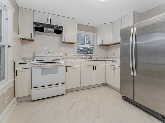 4th image of 22 Park Ave
