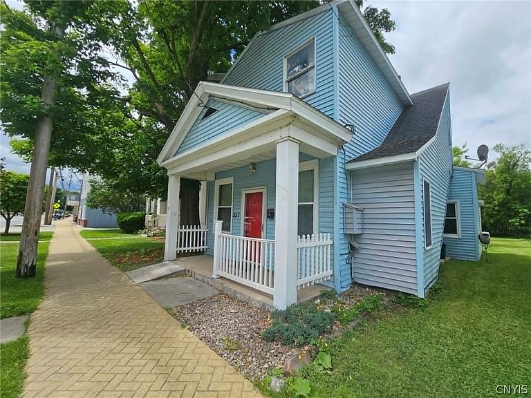 Listing photo 3