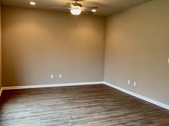 3rd image of 2733 Meadowsweet Ln