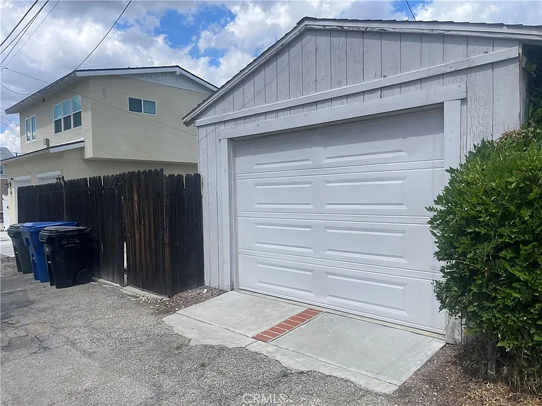 136 W Orange St — Photo 12