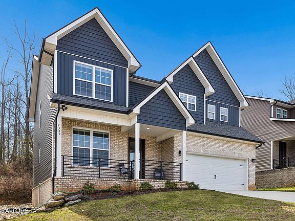 2nd image of 2322 Birch Hollow Ln