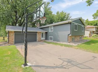 7121 Annapolis Ln N, Maple Grove, MN 55311