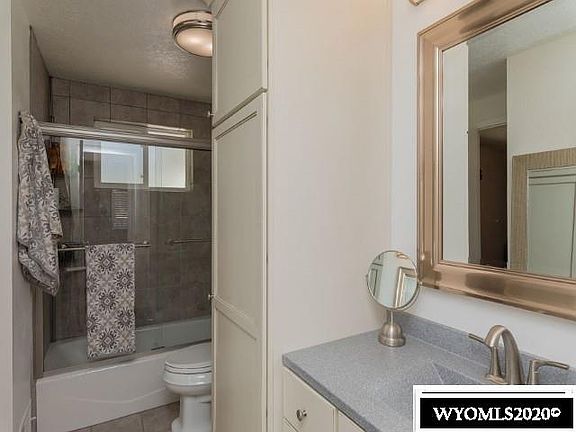 5th image of 1360 E Teton Blvd
