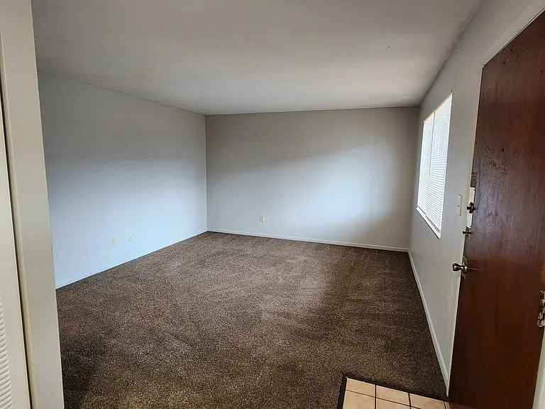 220 E. Lane Ave. — Photo 19