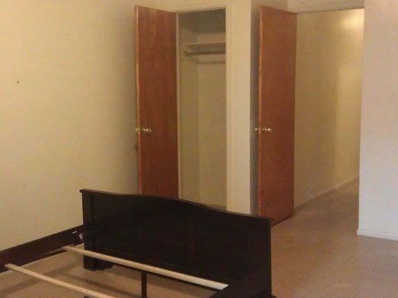 5th image of 126 Alexander Ave