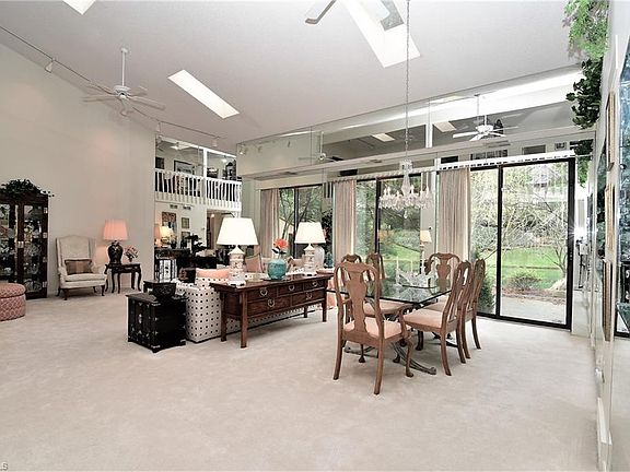 3rd image of 1724 Brookwood Dr