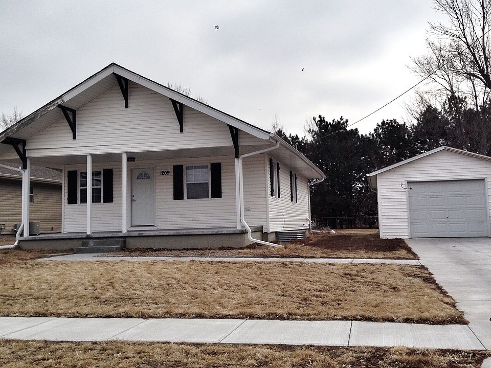 1st image of 1209 9th Ave