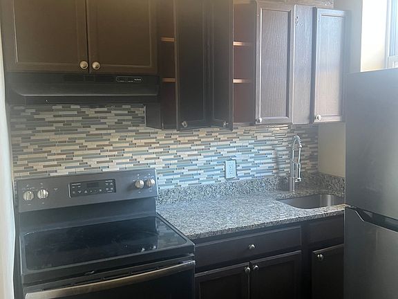 3rd image of 816 McKean Ave Unit 1