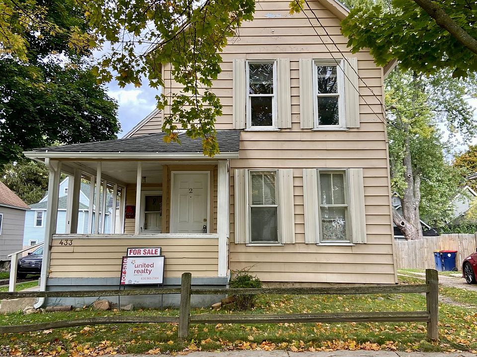 1st image of 433 Curtis St NE #2