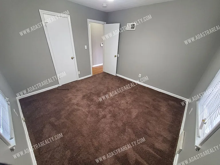 9909 Wheeling Ave — Photo 14