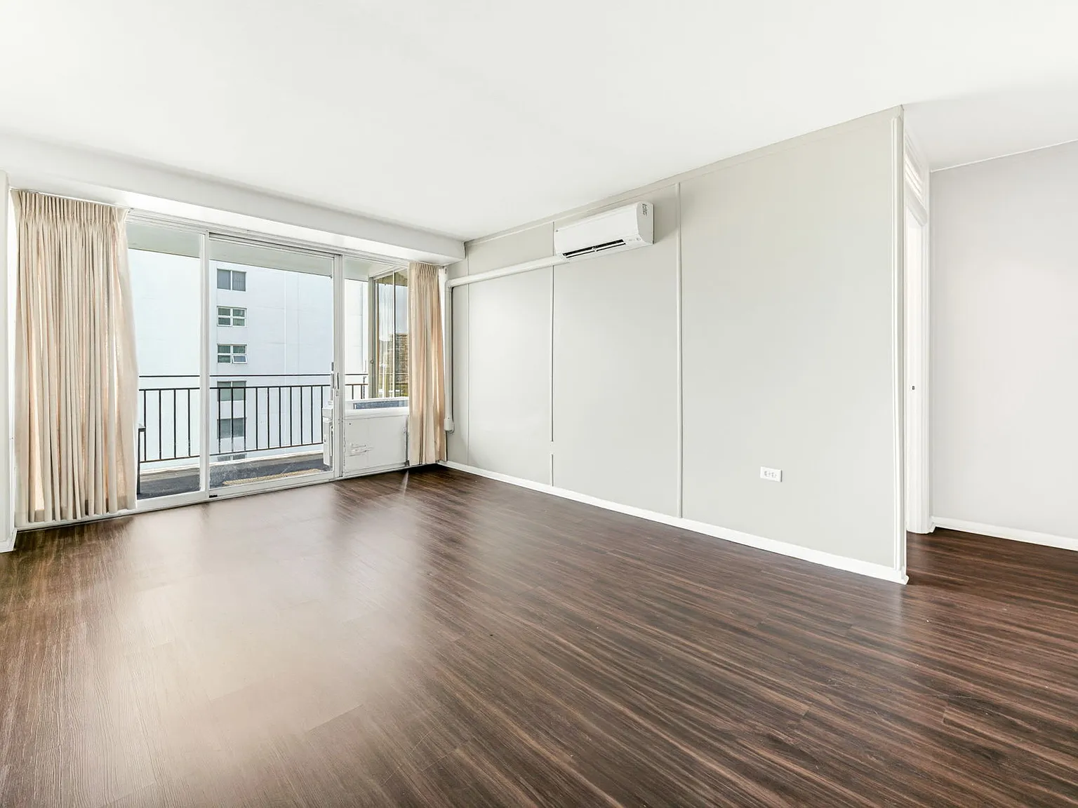 1415 Victoria Street #702 - 1 — Photo 3