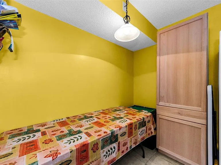 2575 Pine Ridge Way S #E1 — Photo 9