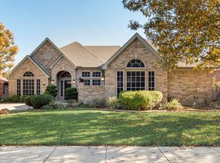 726 Palm Desert Dr, Garland, TX 75044