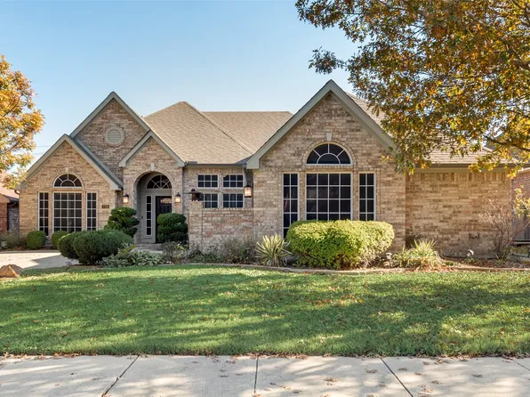 726 Palm Desert Dr, Garland, TX 75044