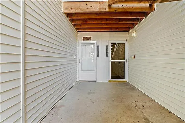2 bed, 2.0 bath, 928 sqft, $1,225 — Photo 1