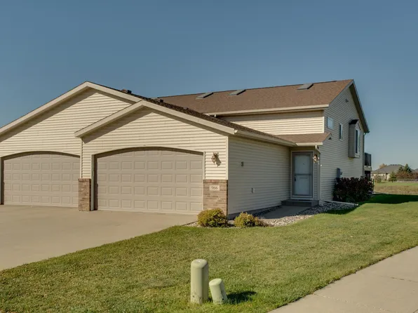 966 Parkway Dr, West Fargo, ND 58078