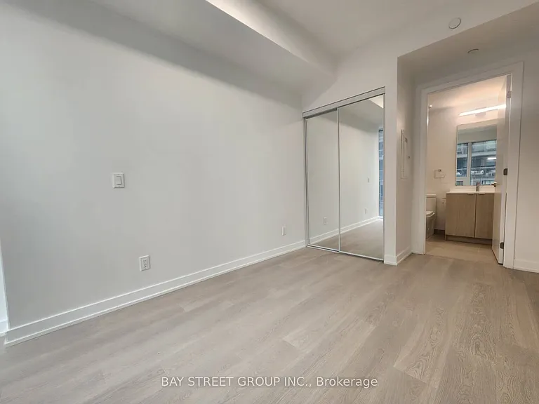 100 Queen St E #605 — Photo 19