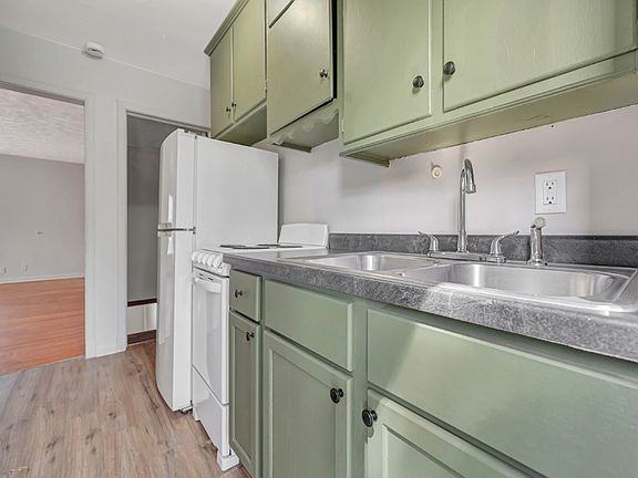 5th image of 1358 S 35th St