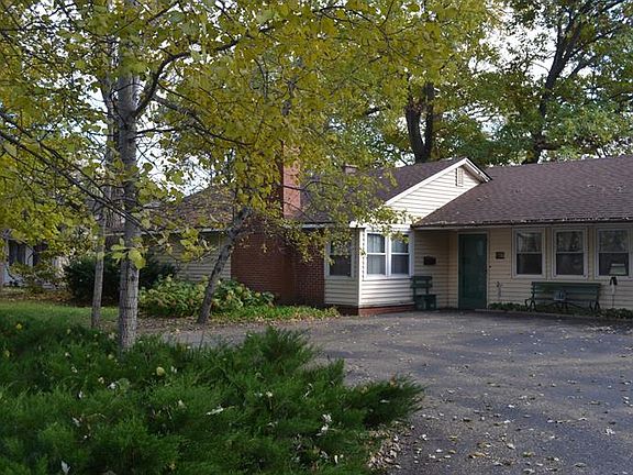 3rd image of 119 Tilton Park Dr