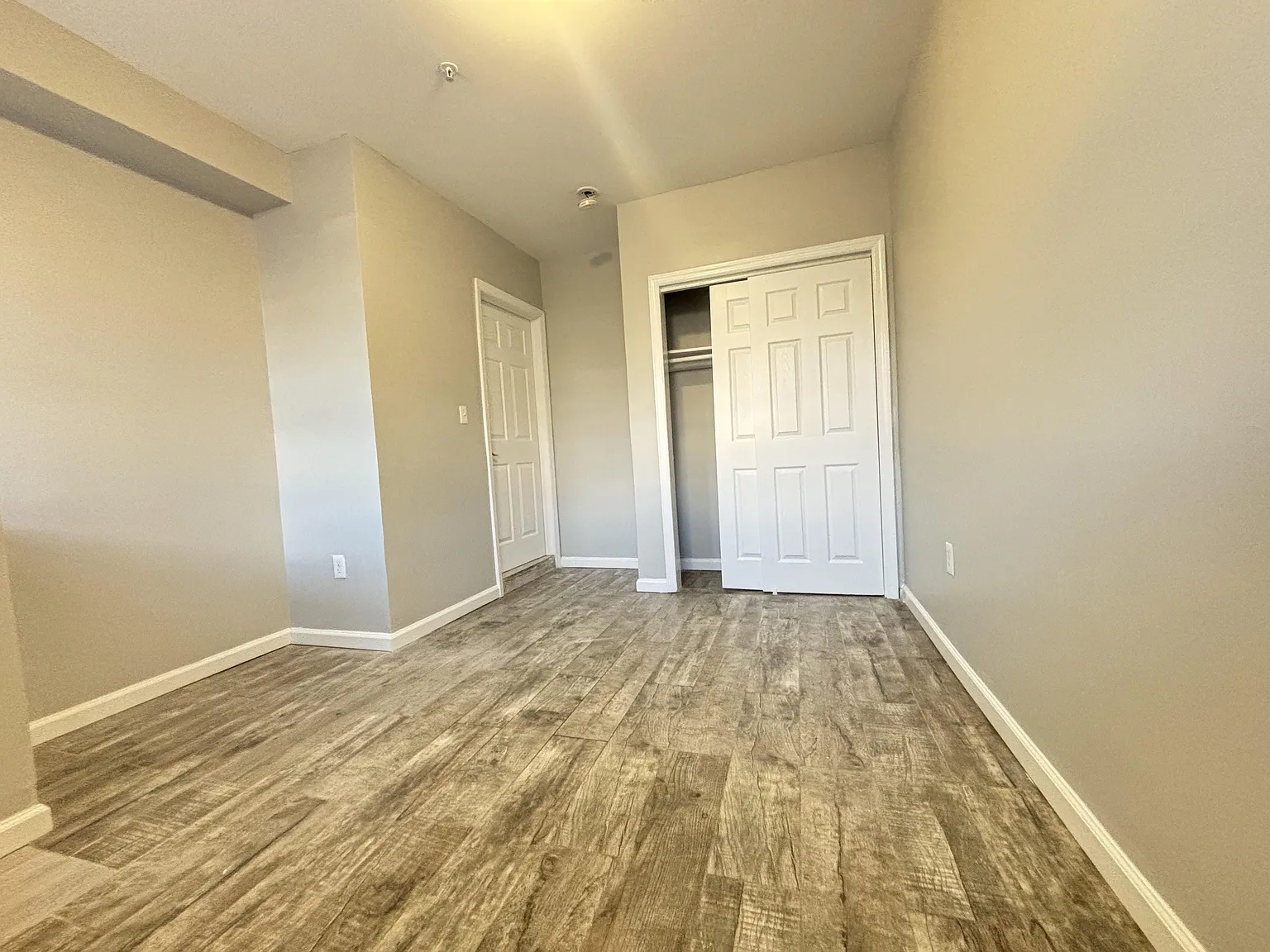 2 bed, 600 sqft, $1,750 — Photo 3