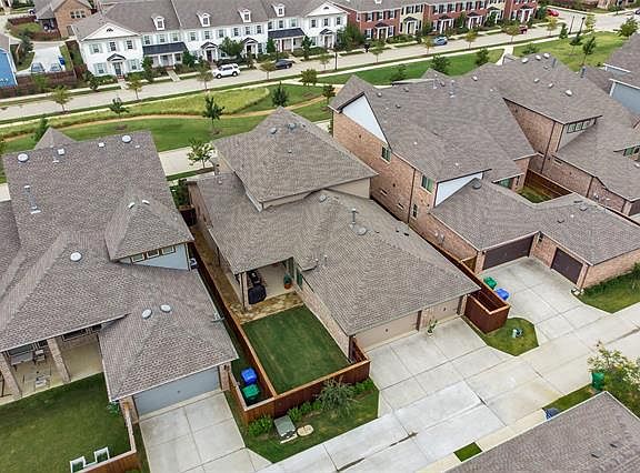 4th image of 1121 Peacock Blvd